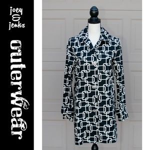 Black & White Print Medium Length Coat Size Small